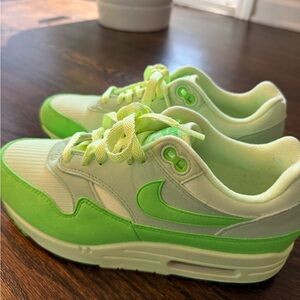 Nike Air Max 1 ‘87 Low-Top Sneakers - Neon Green